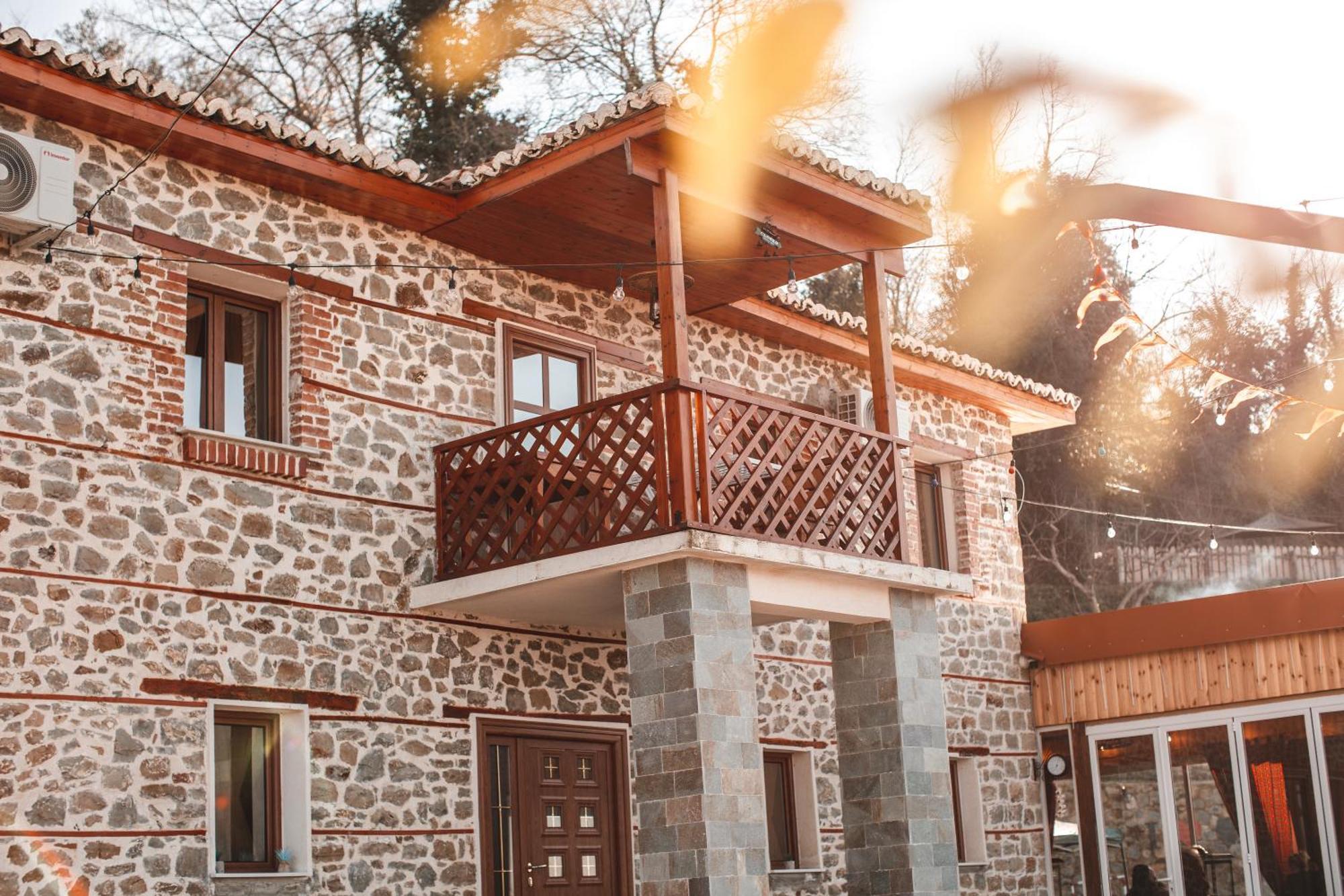 Keshtjella Xhabeqos Hotel Ljaknasi Exterior foto