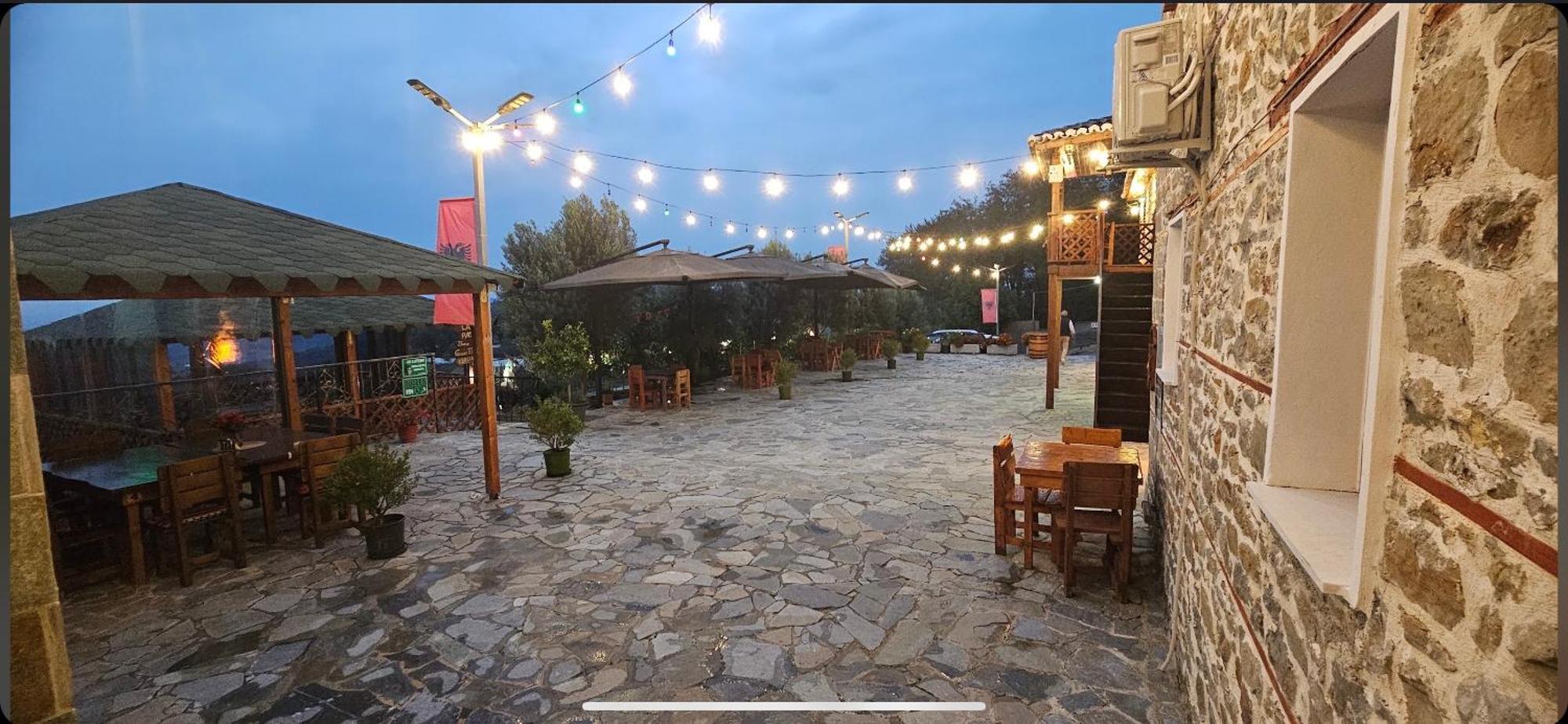 Keshtjella Xhabeqos Hotel Ljaknasi Exterior foto