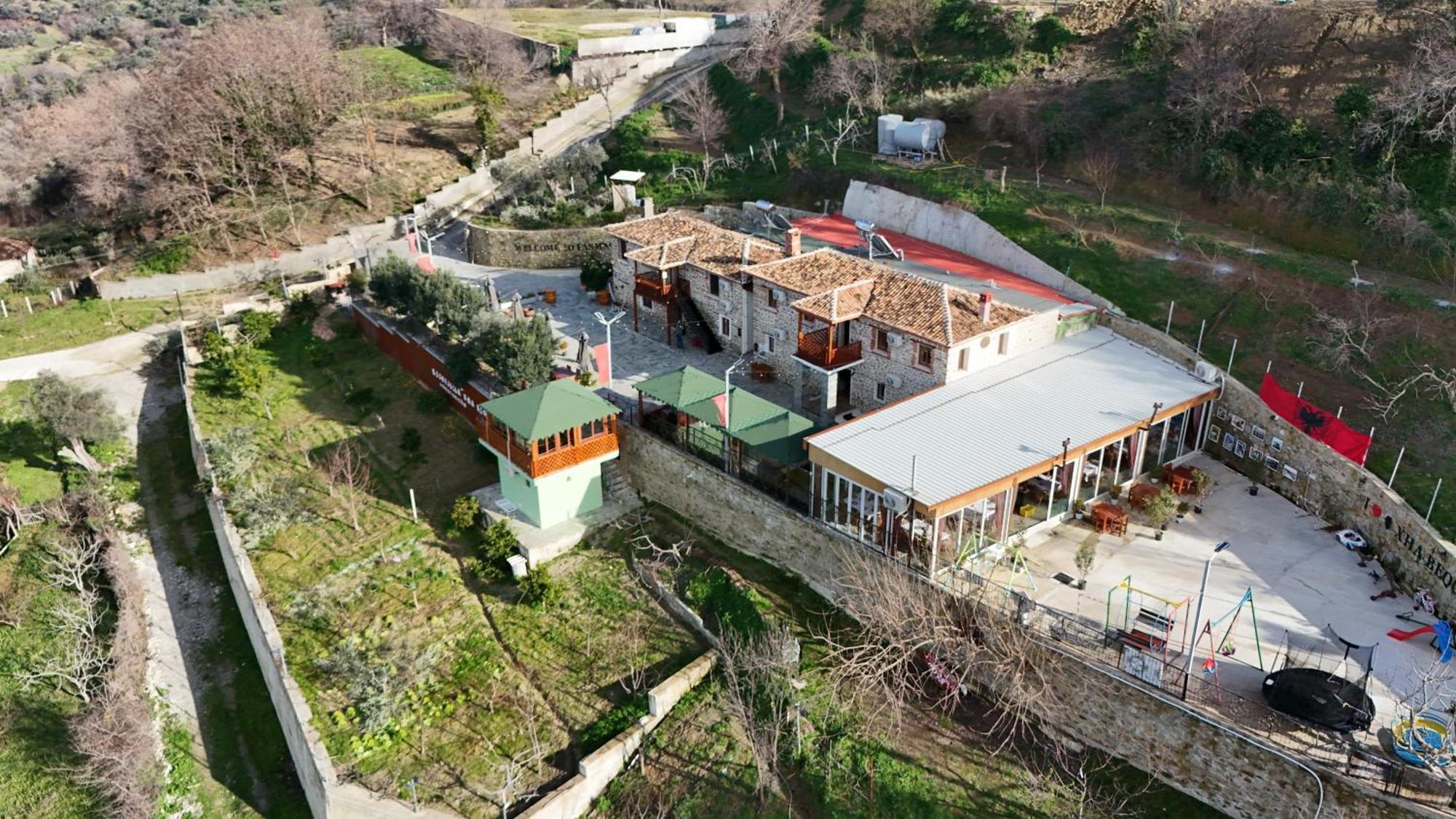 Keshtjella Xhabeqos Hotel Ljaknasi Exterior foto
