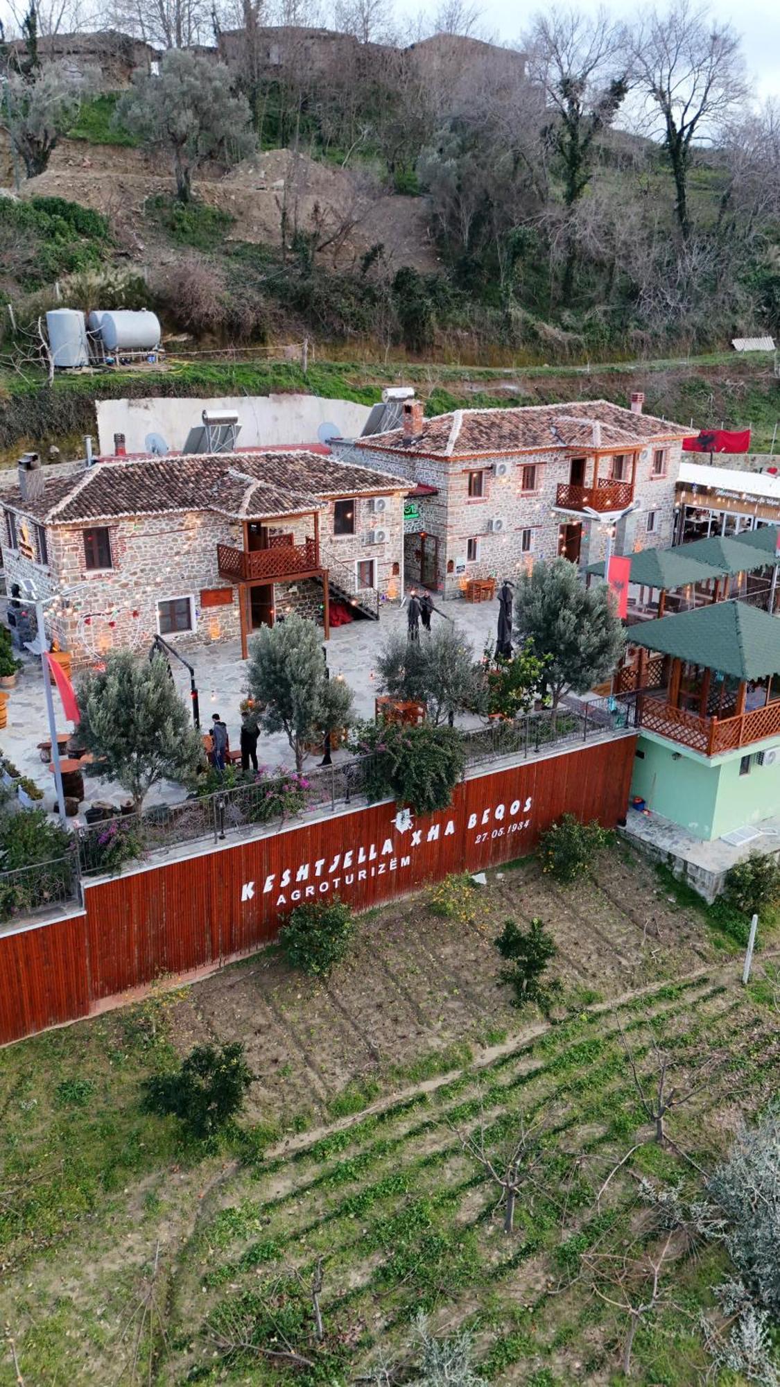 Keshtjella Xhabeqos Hotel Ljaknasi Exterior foto