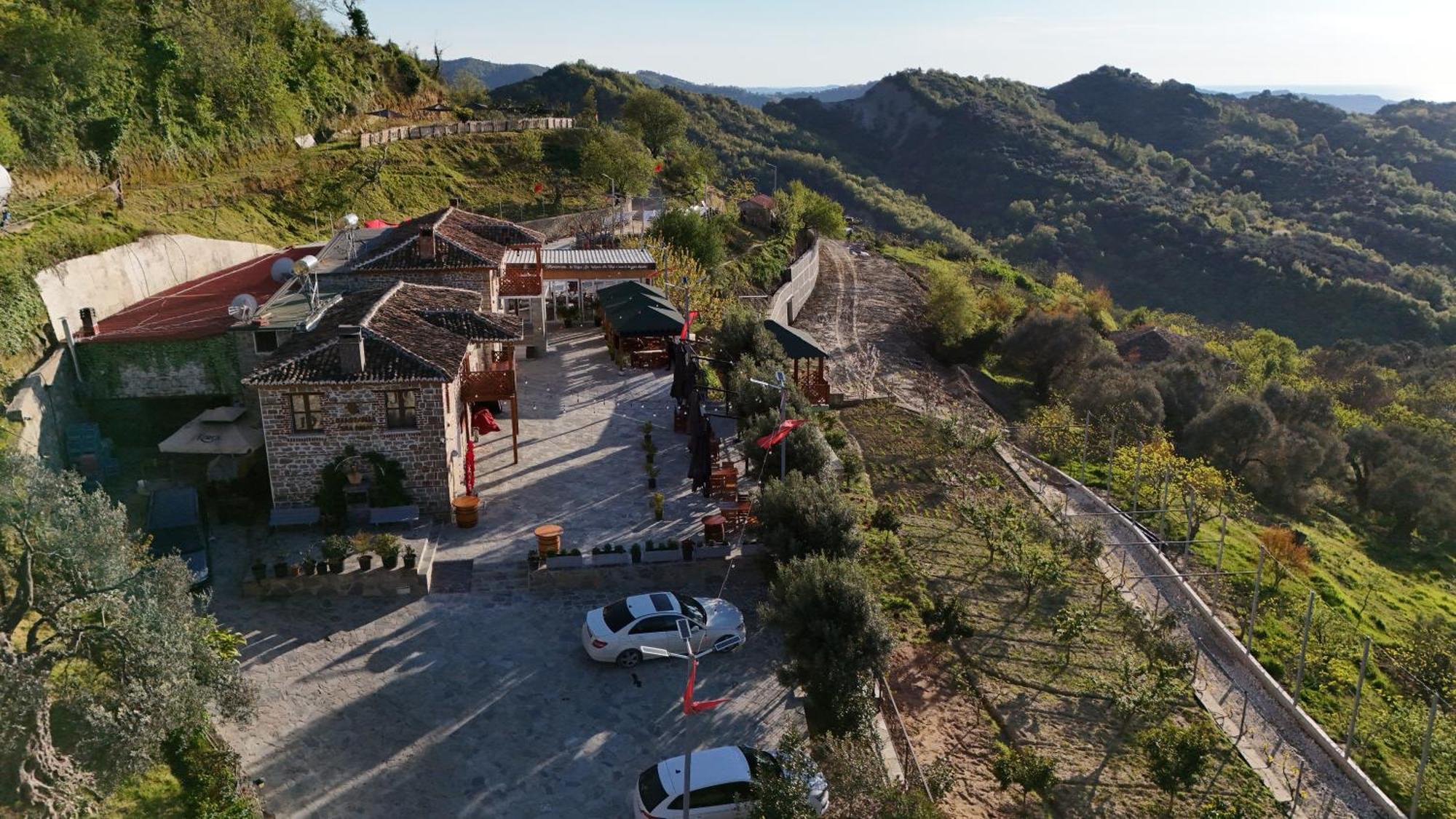 Keshtjella Xhabeqos Hotel Ljaknasi Exterior foto
