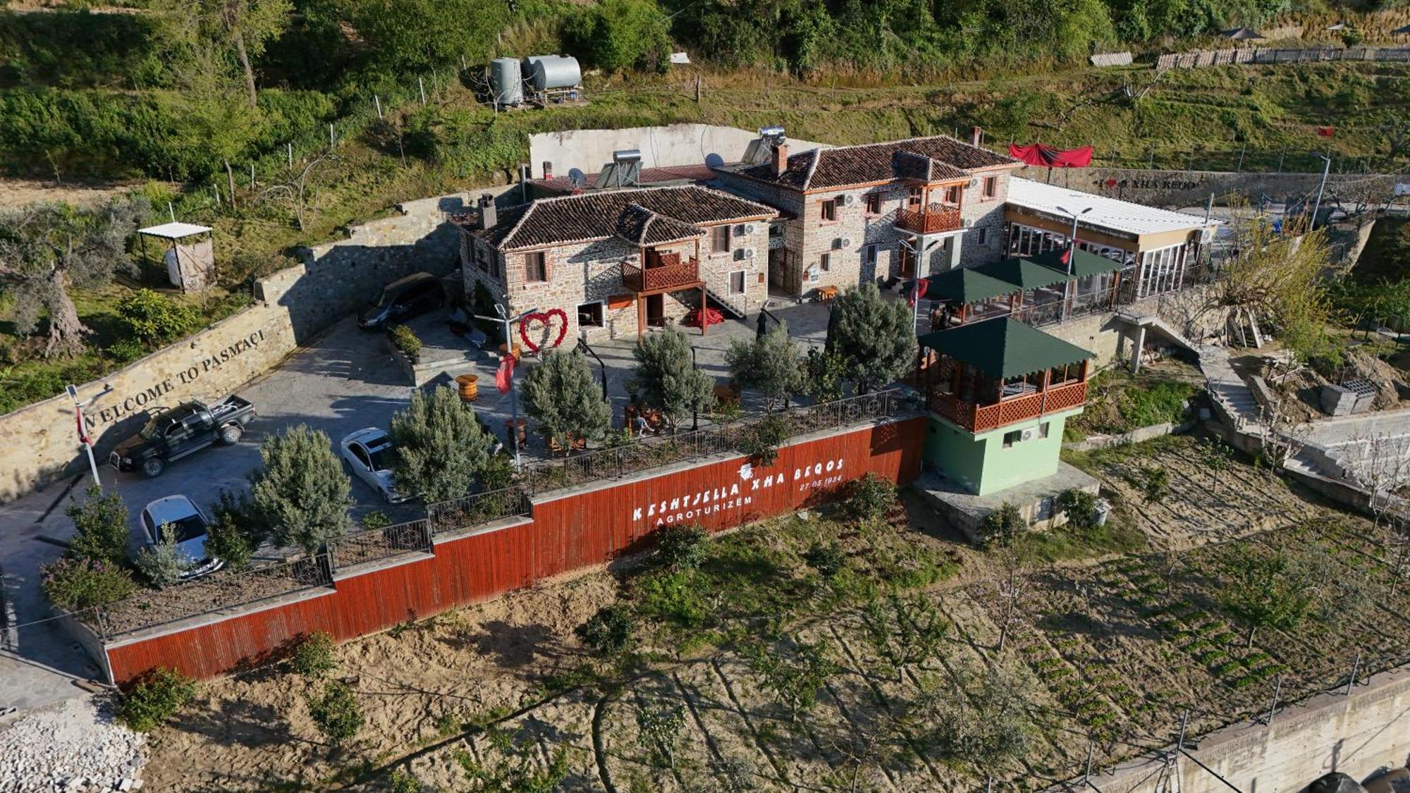 Keshtjella Xhabeqos Hotel Ljaknasi Exterior foto